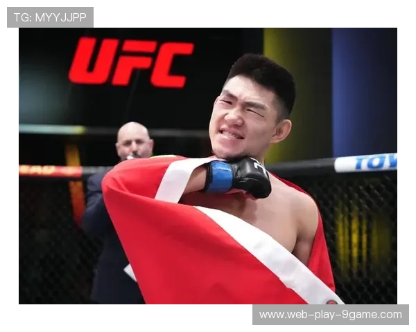 UFC选手被对手嘲笑后暴怒反击，精彩瞬间引发热议！